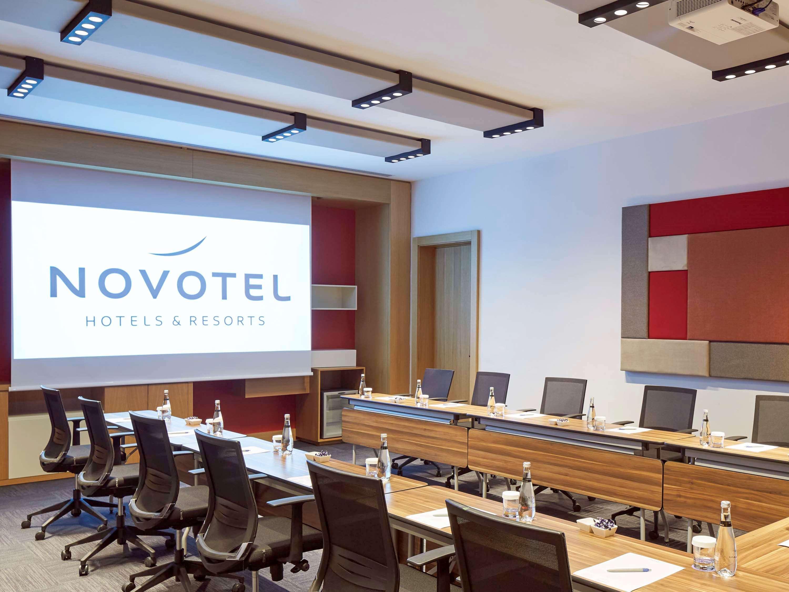 Novotel Коня Екстериор снимка