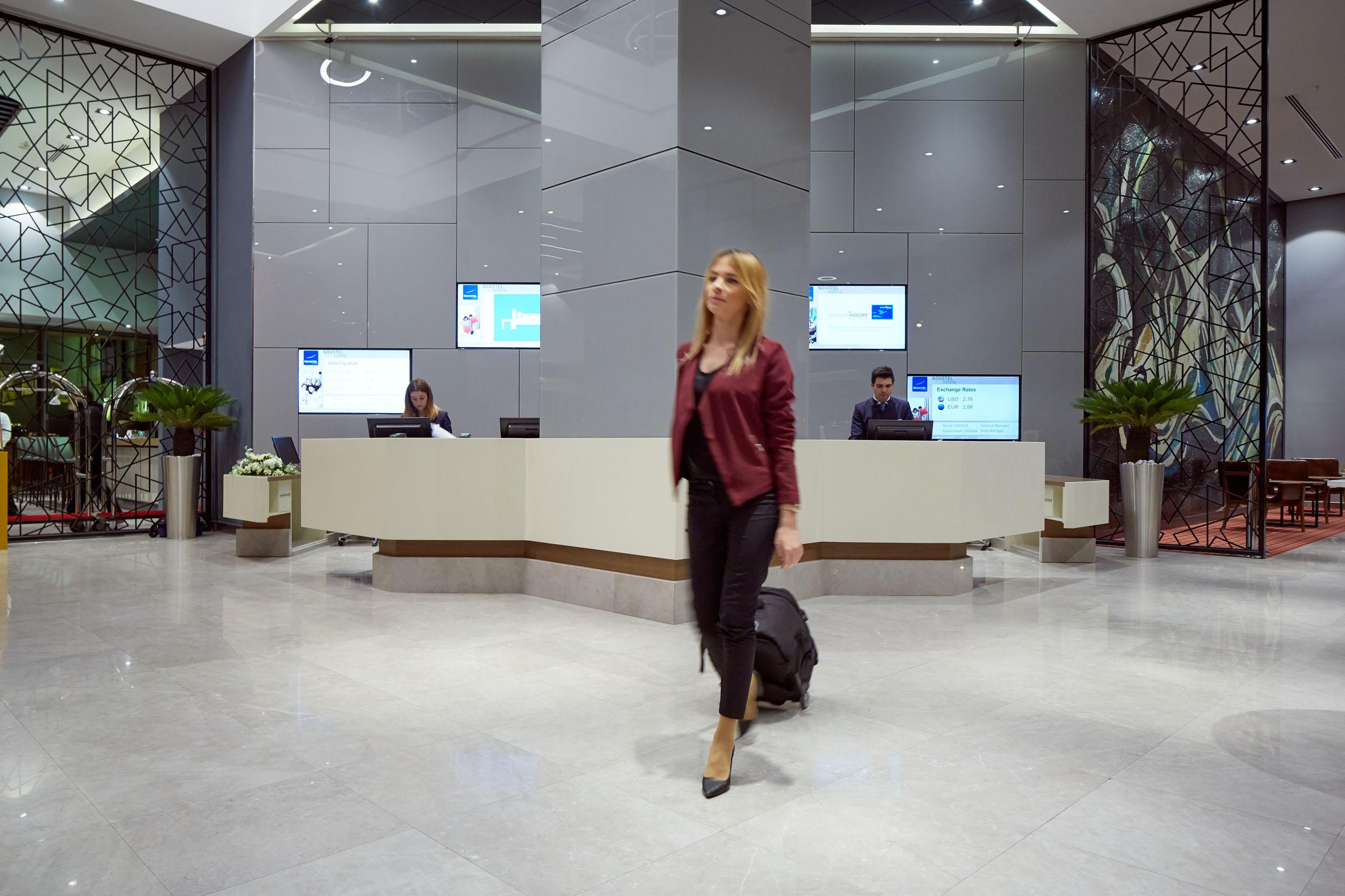 Novotel Коня Екстериор снимка