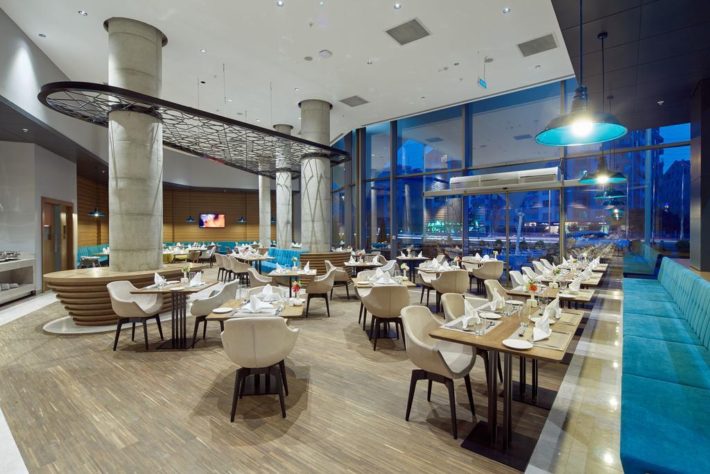 Novotel Коня Екстериор снимка