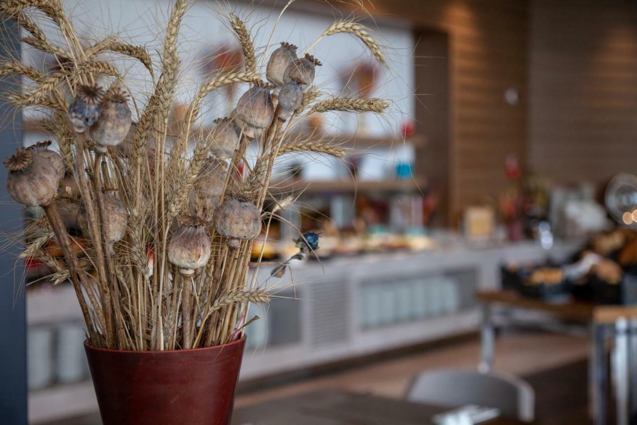 Novotel Коня Екстериор снимка